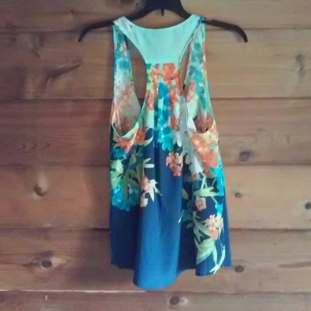 Summer blouse - Picture 2 of 2